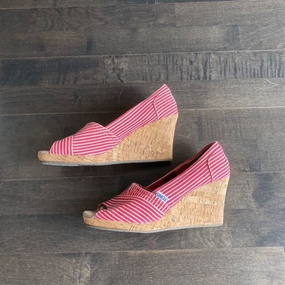 TOMS Wedge Heels - Picture 2 of 4
